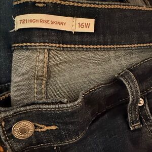 Levi's Dark Wash Skinny Jeans